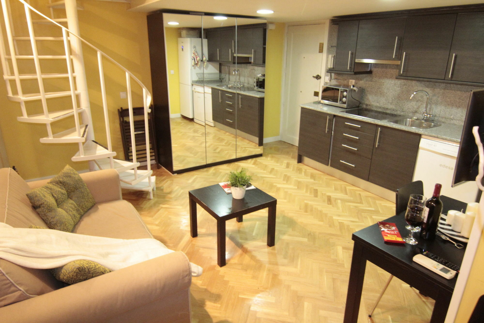 Sol Mayor Apartment Madrid Exteriör bild